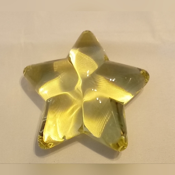 STAR PAPERWEIGHT - Picture 2 of 3